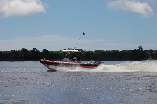 Sheriffs patrol boat